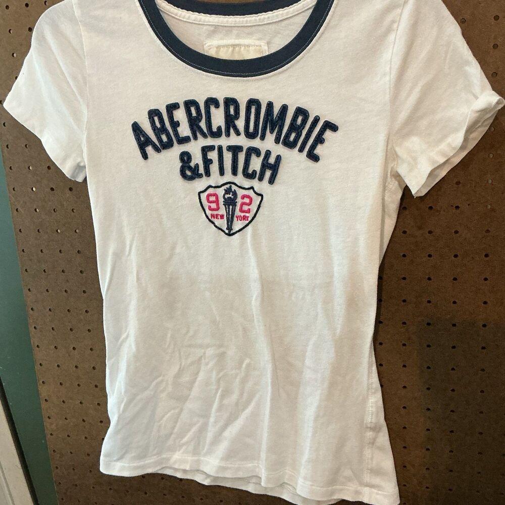 Abercrombie & Fitch White T-Shirt. Woman’s medium